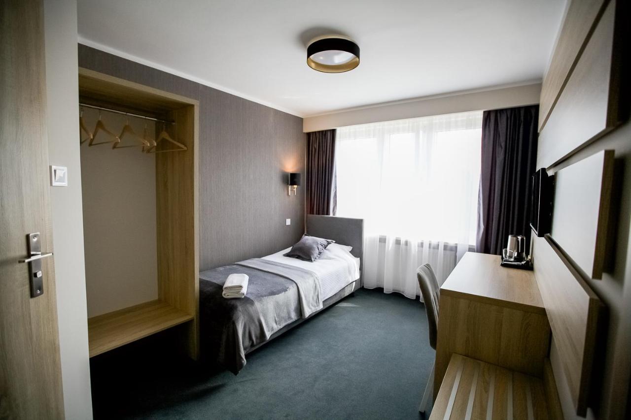 Elba Hotel Ostroleka  Esterno foto