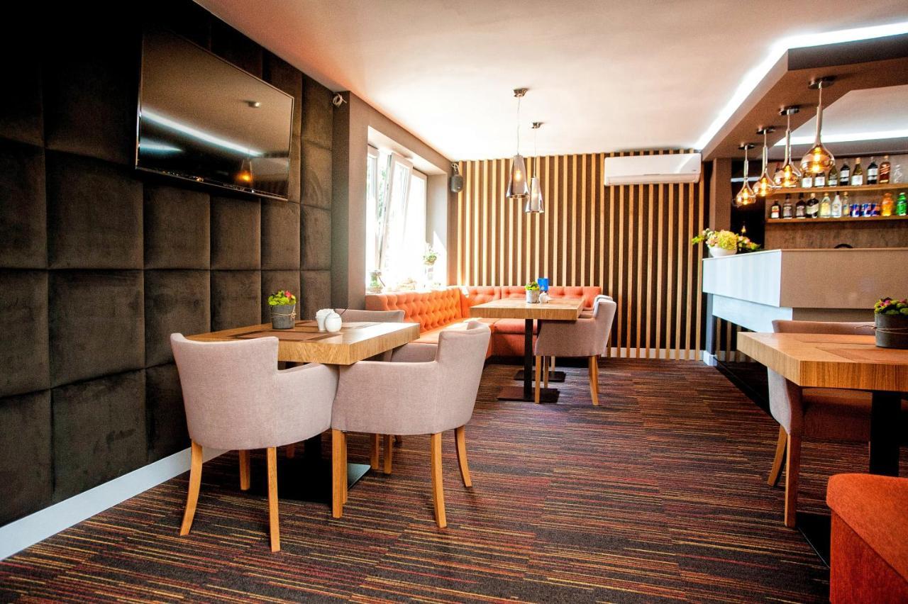 Elba Hotel Ostroleka  Esterno foto